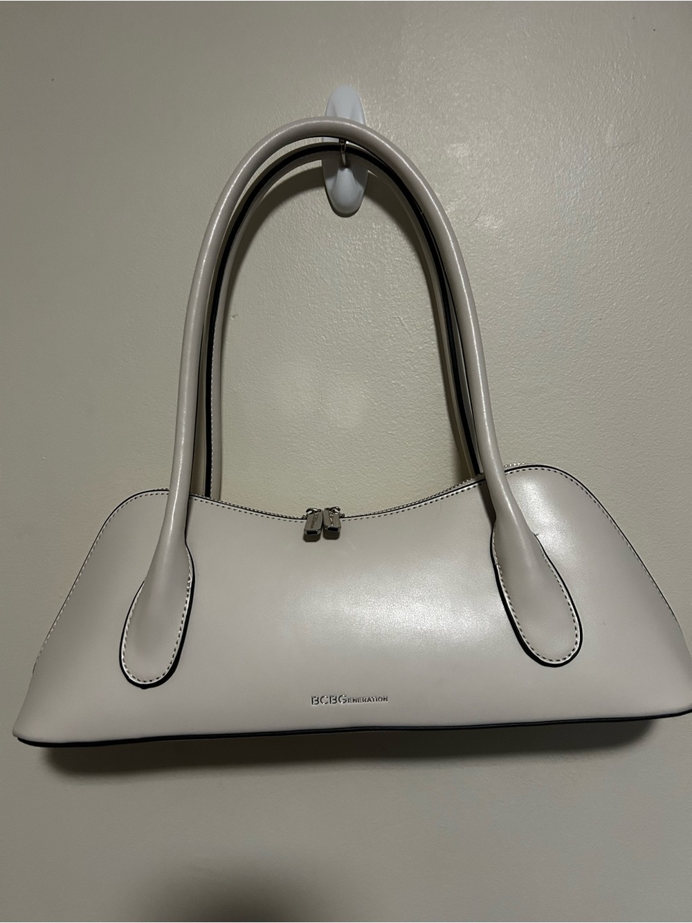 BCBGeneration Cream Leather Shoulder with Dual Top Handles, East West Bag NWOT - Picture 2 of 6